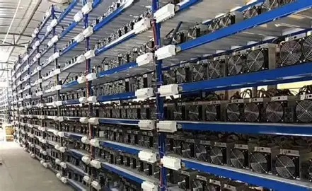 Eco-conscious mining farm utilizing renewable energy sources